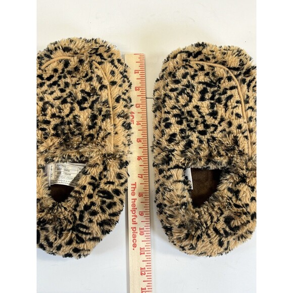 Warmies Woman's Microwavable Fuzzy Slippers.‎ Leopard Print. One size Up to Sz 9 - Picture 6 of 7